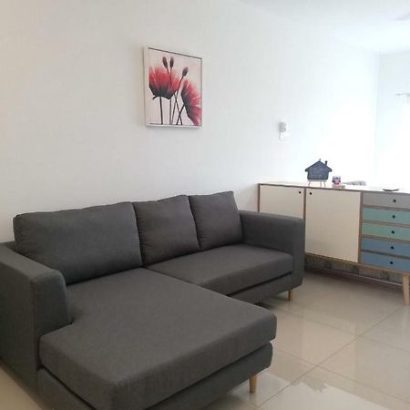 2 Carpark Gep 5 Star Hotel Bed & Sofa Studio Сері-Кембанган Екстер'єр фото