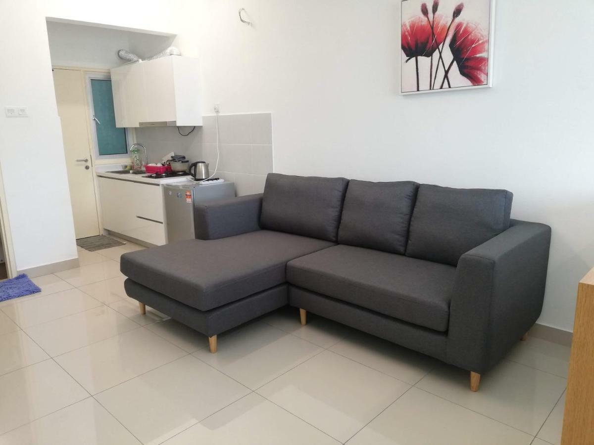 2 Carpark Gep 5 Star Hotel Bed & Sofa Studio Сері-Кембанган Екстер'єр фото