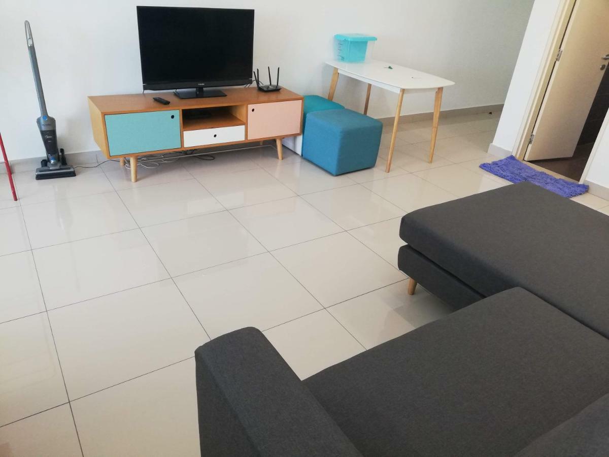2 Carpark Gep 5 Star Hotel Bed & Sofa Studio Сері-Кембанган Екстер'єр фото