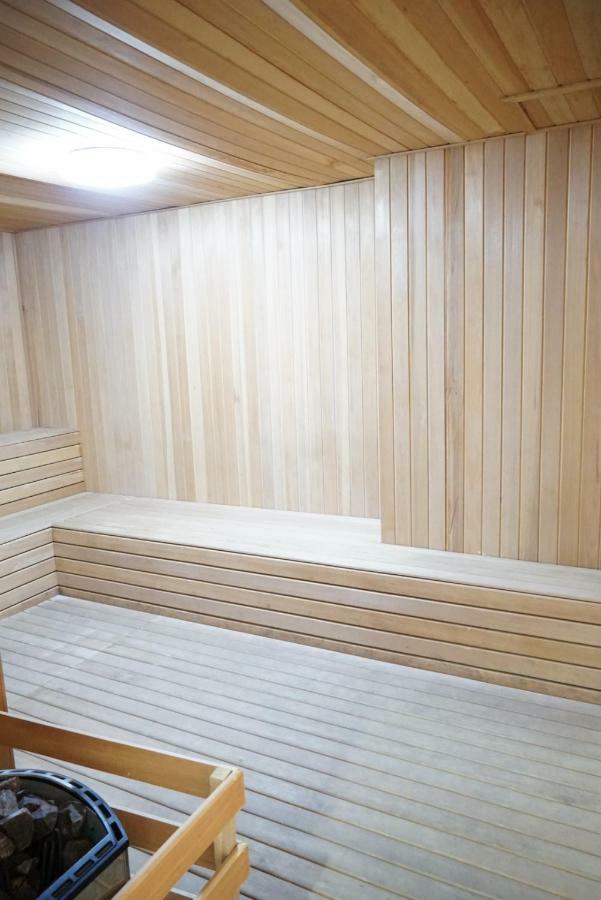 2 Carpark Gep 5 Star Hotel Bed & Sofa Studio Сері-Кембанган Екстер'єр фото